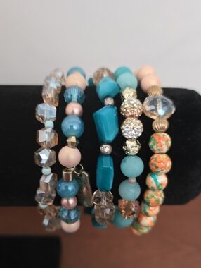 Erimish Turquoise & Peach Mixed Bead Extended Stretch Bracelet Set (NWOT)